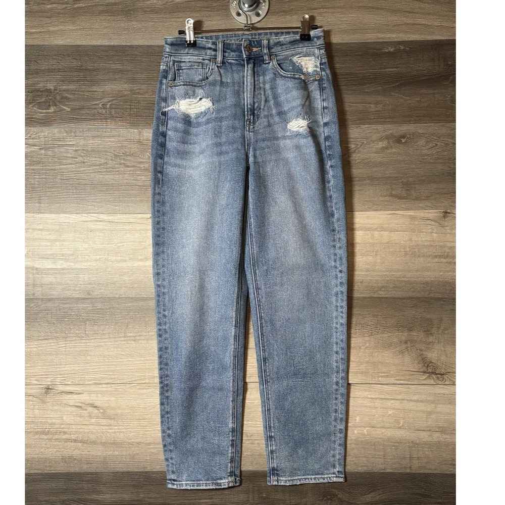 American Eagle Mom Straight Jeans Womens 2 High Rise Light Wash Distressed